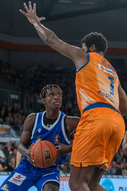 狼疲于招架 狼疲于招架