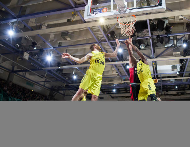 科曼的慎重 科曼的慎重